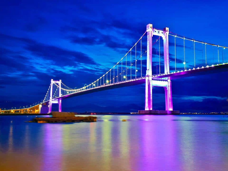 Cầu Thuận Phước về đêm