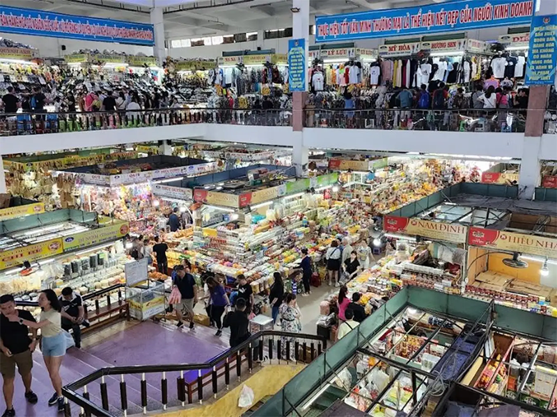 Không gian bên trong chợ Hàn