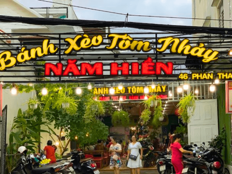 Quán Năm Hiền - địa chỉ bánh tráng cuốn thịt heo ngon ở Đà Nẵng