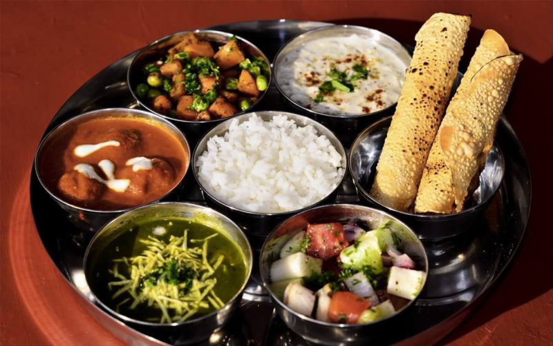 Muôn vàn món đặc sắc nước Ấn được phục vụ ở nhà hàng
