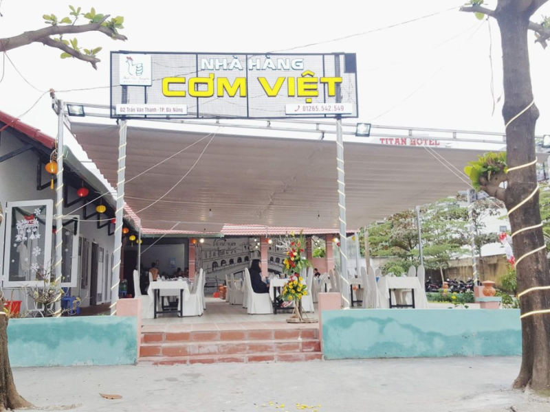 Nhà hàng Cơm Việt phục vụ khách đoàn Đà Nẵng