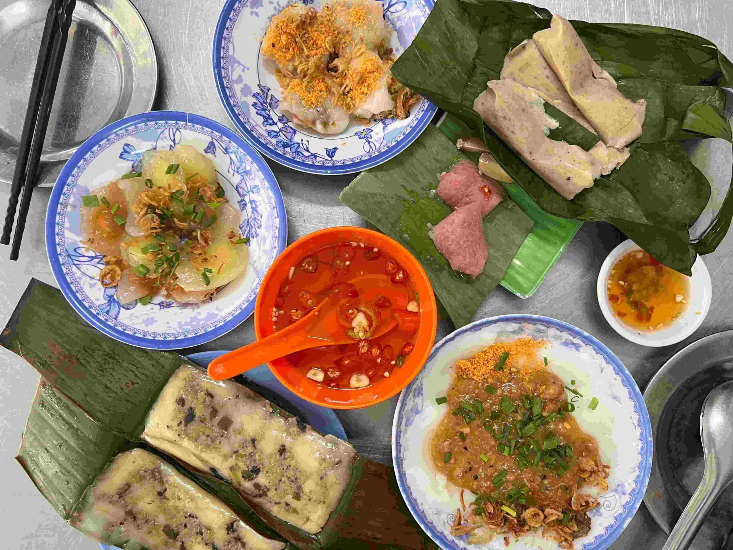 Những món bánh tuổi thơ được bày bán tại quán ăn đặc sản Đà Nẵng