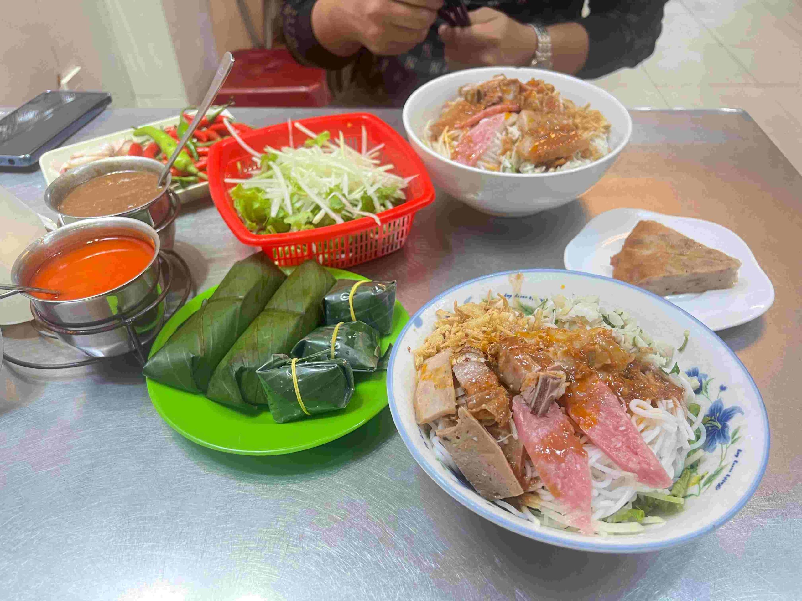 Trần Kế Xương - con đường có nhiều quán ăn đặc sản Đà Nẵng nhất
