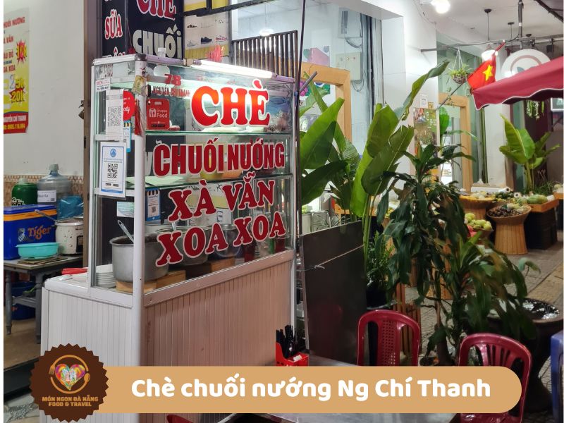 Quầy chè chuối nướng Nguyễn Chí Thanh